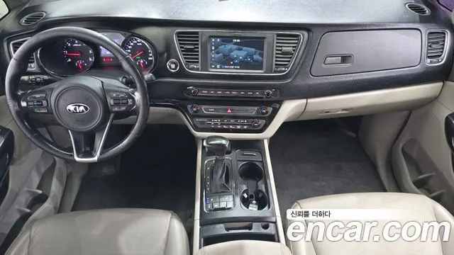 Kia Carnival 2017 thumb 7