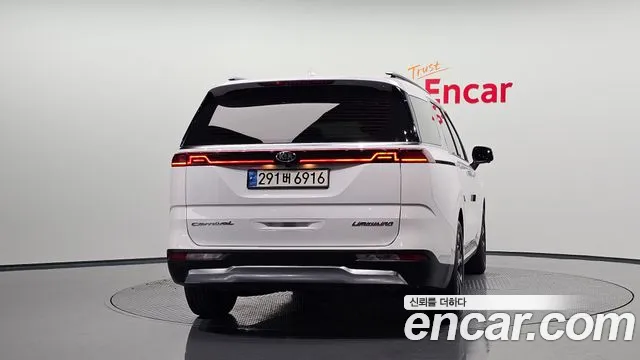 Kia Carnival 2021 thumb 3