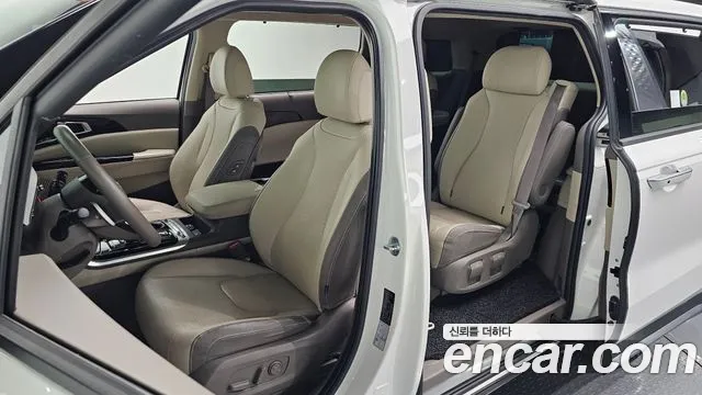 Kia Carnival 2021 thumb 9
