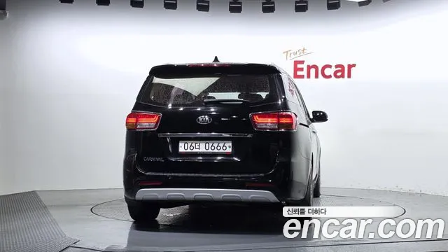 Kia Carnival 2016 thumb 4