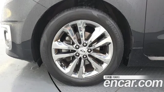Kia Carnival 2016 thumb 5
