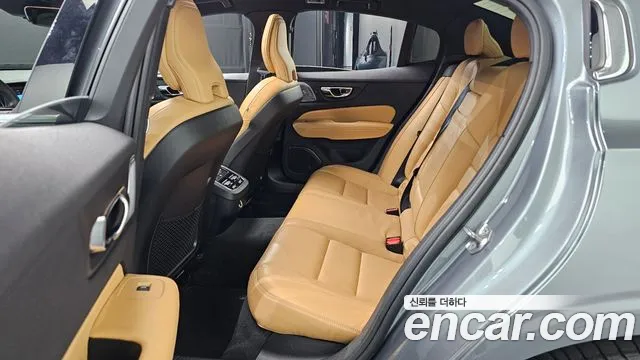 Volvo S60 2019 thumb 11