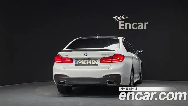 BMW 5-Series 2017 thumb 4