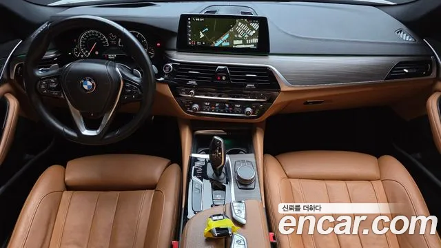 BMW 5-Series 2017 thumb 7