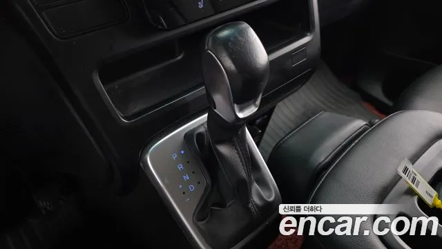 Hyundai Staria 2023 thumb 9