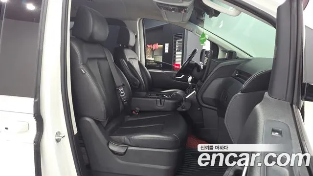 Hyundai Staria 2023 thumb 11