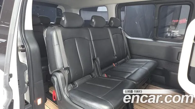 Hyundai Staria 2023 thumb 12