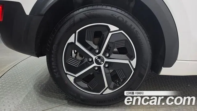 Kia Niro 2023 thumb 4