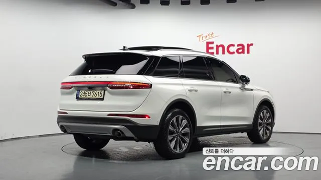 Lincoln Corsair 2021 thumb 2