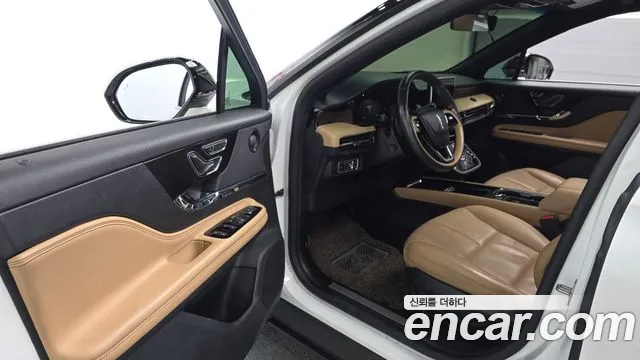 Lincoln Corsair 2021 thumb 10