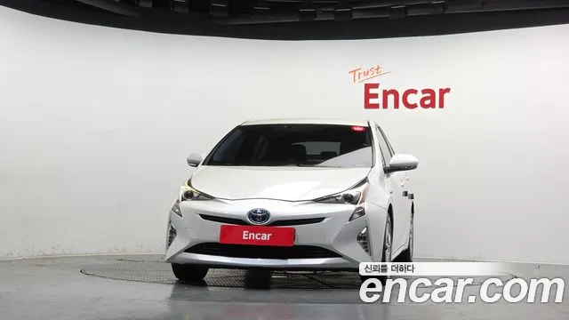 Toyota Prius 2016 thumb 3
