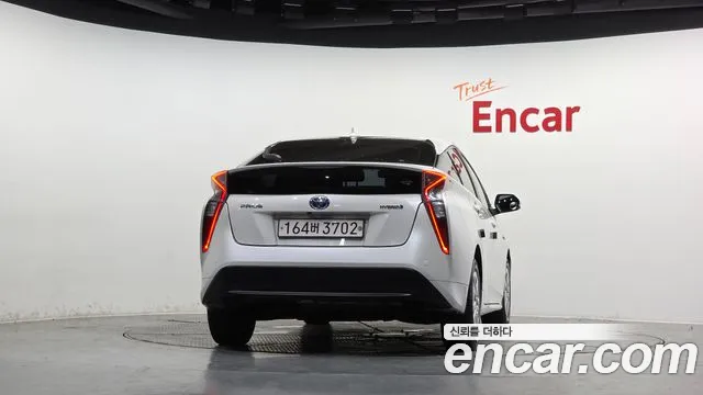 Toyota Prius 2016 thumb 4