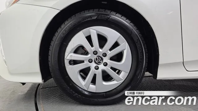 Toyota Prius 2016 thumb 5