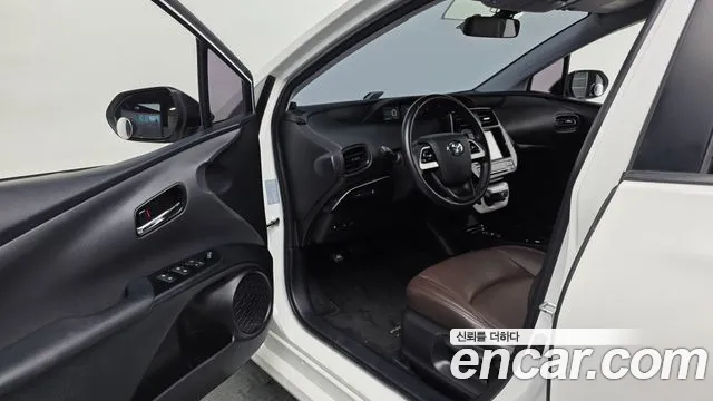 Toyota Prius 2016 thumb 10
