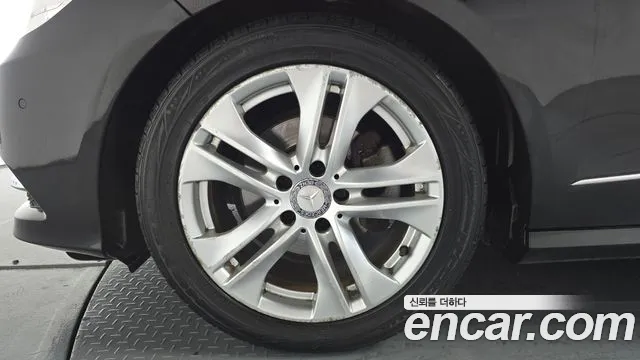 Mercedes-Benz E-Класс 2013 thumb 4