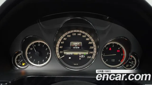 Mercedes-Benz E-Класс 2013 thumb 7