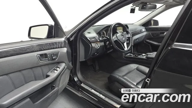 Mercedes-Benz E-Класс 2013 thumb 9