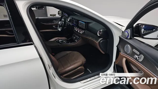 Mercedes-Benz E-Класс 2019 thumb 10