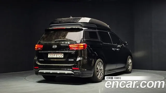 Kia Carnival 2019 thumb 2
