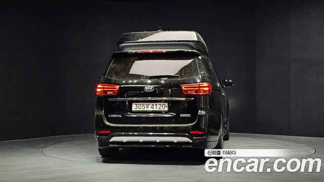 Kia Carnival 2019 thumb 4
