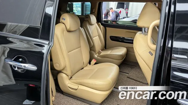 Kia Carnival 2019 thumb 12