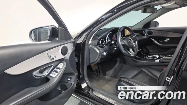 Mercedes-Benz C-Класс 2017 thumb 10