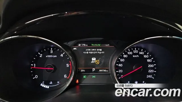 Kia Carnival 2019 thumb 8