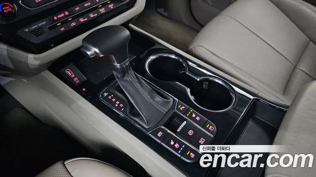 Kia Carnival 2019 thumb 9