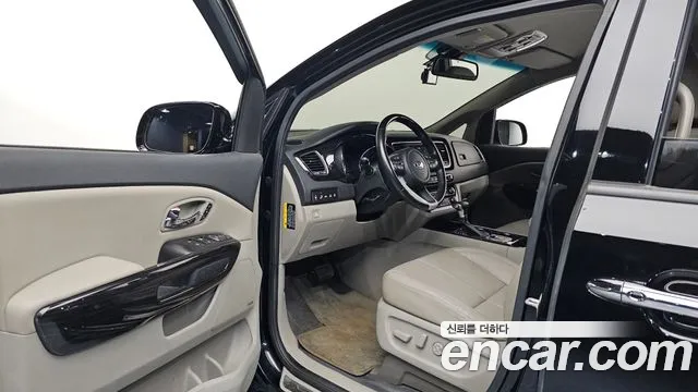 Kia Carnival 2019 thumb 10