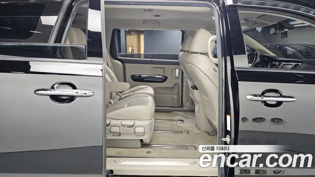 Kia Carnival 2019 thumb 11