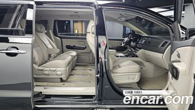 Kia Carnival 2019 thumb 12