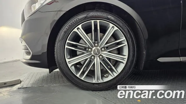 Genesis G80 2017 thumb 5