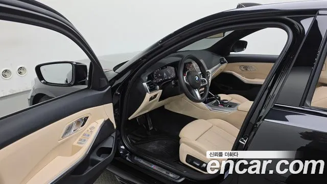 BMW 3-Series 2022 thumb 9
