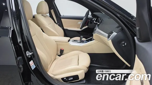 BMW 3-Series 2022 thumb 11