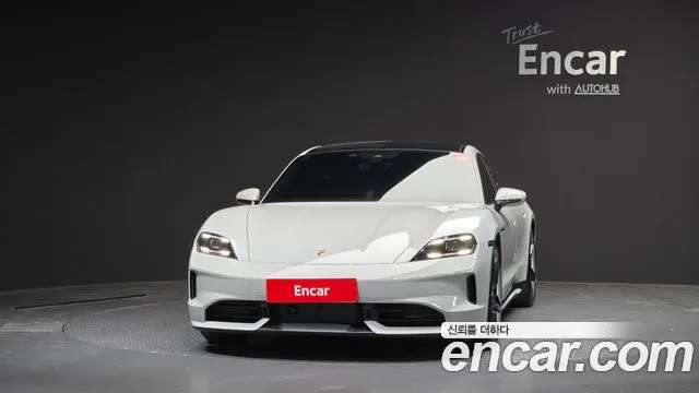 Porsche Taycan 2024 thumb 3