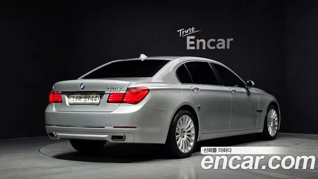BMW 7-Series 2013 thumb 2