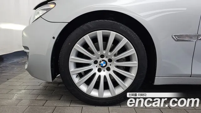 BMW 7-Series 2013 thumb 5