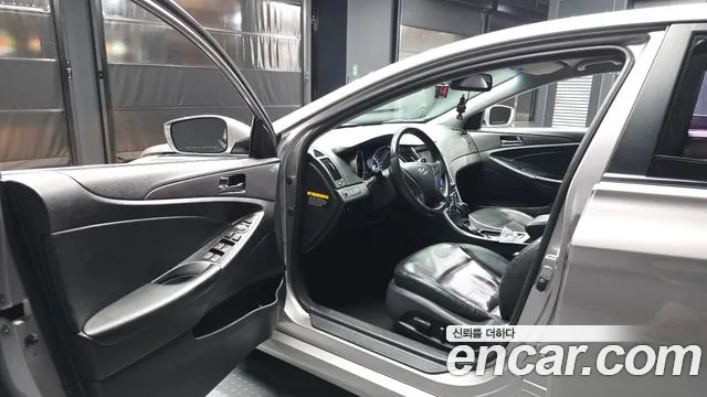 Hyundai Sonata 2011 thumb 10