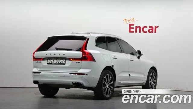 Volvo XC60 2019 thumb 2