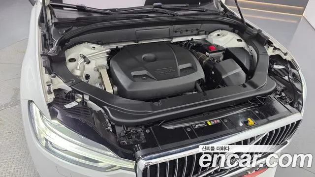 Volvo XC60 2019 thumb 6