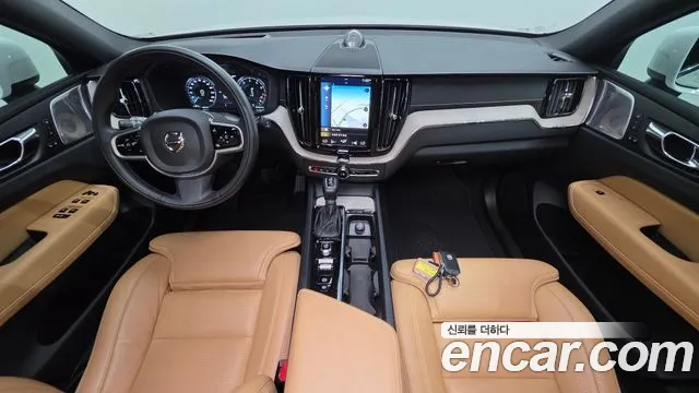 Volvo XC60 2019 thumb 7