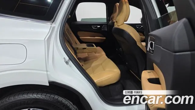 Volvo XC60 2019 thumb 11