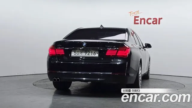 BMW 7-Series 2014 thumb 3