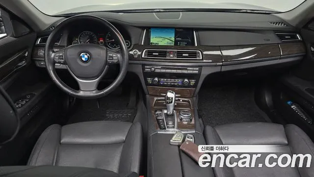 BMW 7-Series 2014 thumb 6