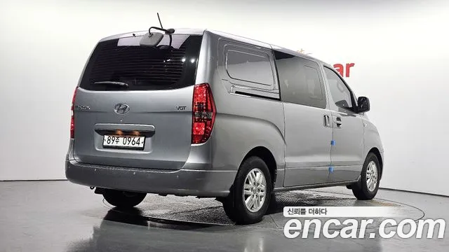 Hyundai Starex 2017 thumb 2