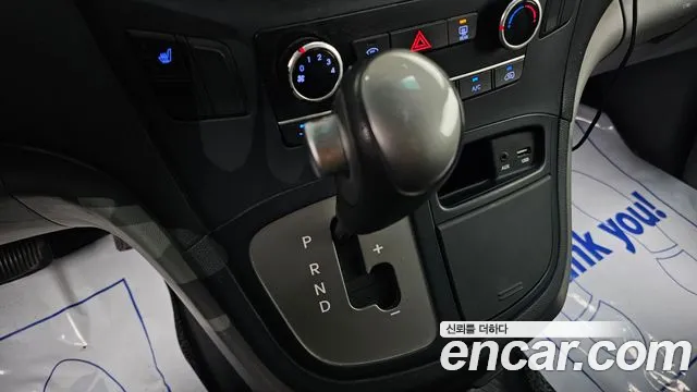 Hyundai Starex 2017 thumb 9
