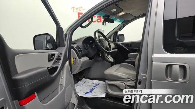 Hyundai Starex 2017 thumb 10