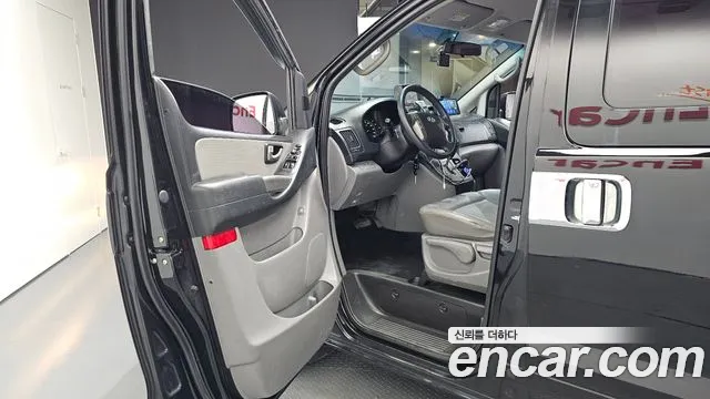 Hyundai Starex 2015 thumb 10