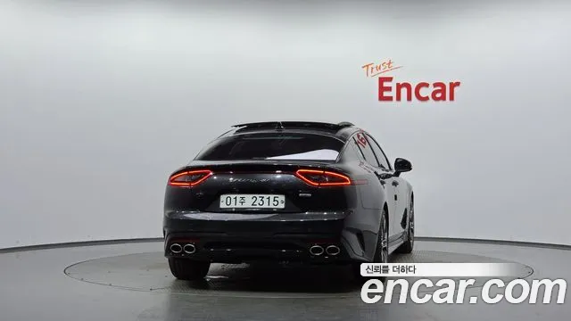 Kia Stinger 2017 thumb 3