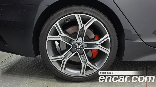 Kia Stinger 2017 thumb 4